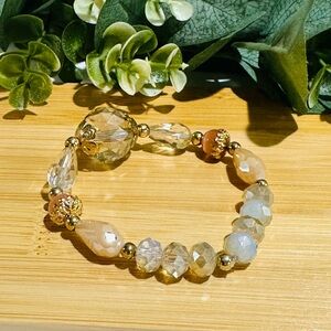 Elegant Gold and Cream Beaded Bracelet